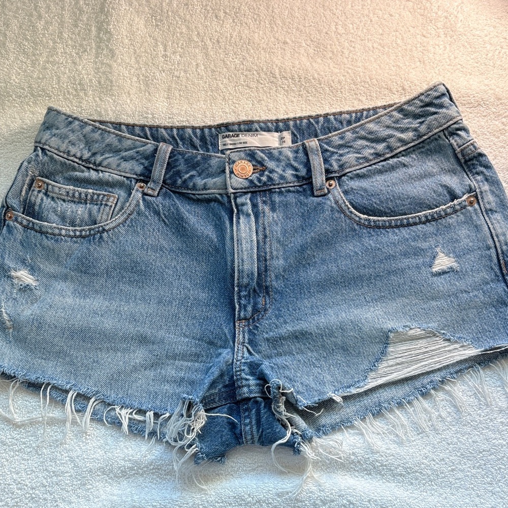 Garage Denim Low Rise Light Blue Distressed Frayed Jean Shorts 07/28 - Picture 1 of 6